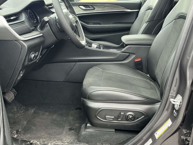 2026 Jeep Grand Cherokee Altitude