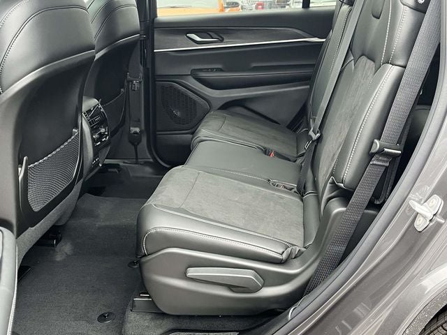 2026 Jeep Grand Cherokee Altitude
