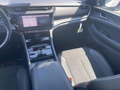 2026 Jeep Grand Cherokee Altitude