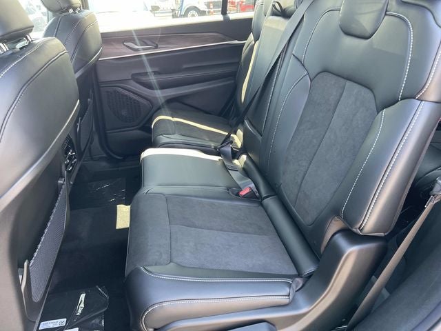2026 Jeep Grand Cherokee Altitude