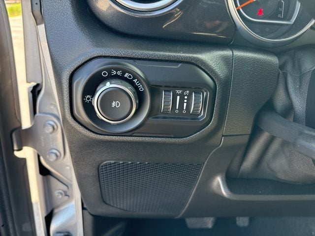 2020 Jeep Wrangler Unlimited Sahara Altitude 4x4