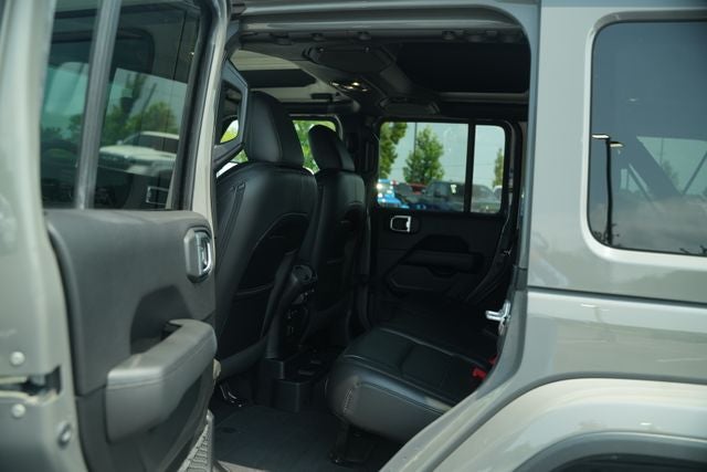 2021 Jeep Wrangler Unlimited Unlimited Sahara Altitude