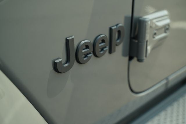 2021 Jeep Wrangler Unlimited Unlimited Sahara Altitude