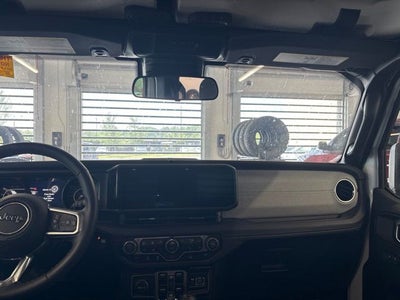 2025 Jeep Wrangler 4-Door Sahara 4x4