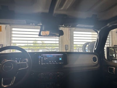 2025 Jeep Wrangler 4-Door Sahara 4x4