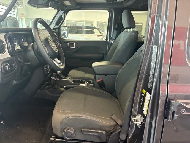 2025 Jeep Wrangler 4-Door Sahara 4x4