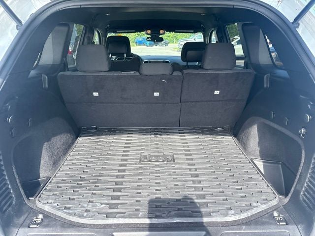 2019 Jeep Grand Cherokee Laredo E