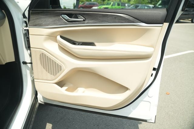 2023 Jeep Grand Cherokee Limited 4x2