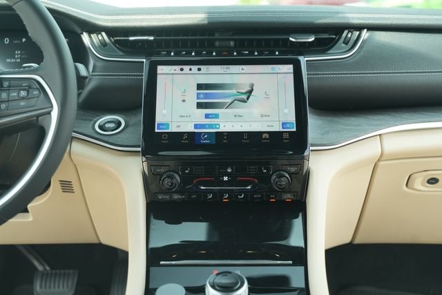 2023 Jeep Grand Cherokee Limited 4x2