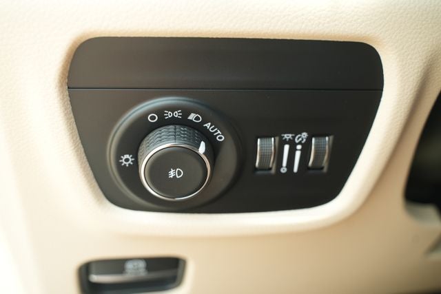2023 Jeep Grand Cherokee Limited 4x2