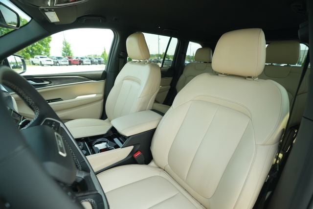 2023 Jeep Grand Cherokee Limited 4x2