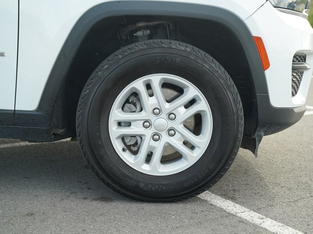 2023 Jeep Grand Cherokee Laredo 4x4