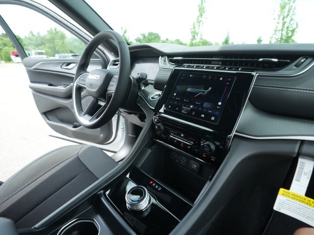 2026 Jeep Grand Cherokee GRAND CHEROKEE LAREDO 4X4