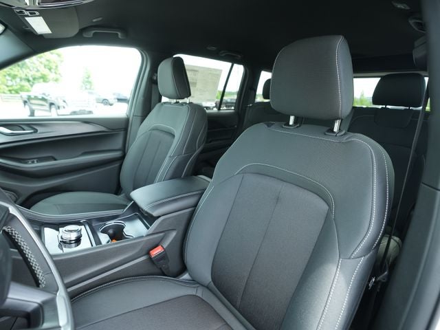2026 Jeep Grand Cherokee GRAND CHEROKEE LAREDO 4X4