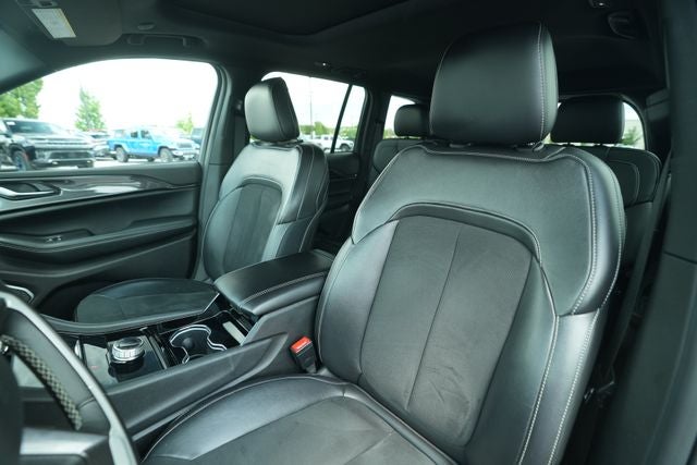 2022 Jeep Grand Cherokee Altitude