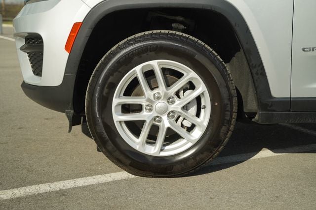 2024 Jeep Grand Cherokee Laredo X 4x4