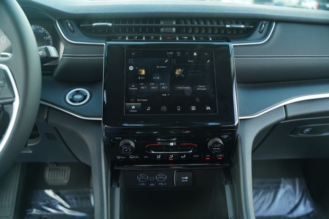 2024 Jeep Grand Cherokee Laredo X 4x4