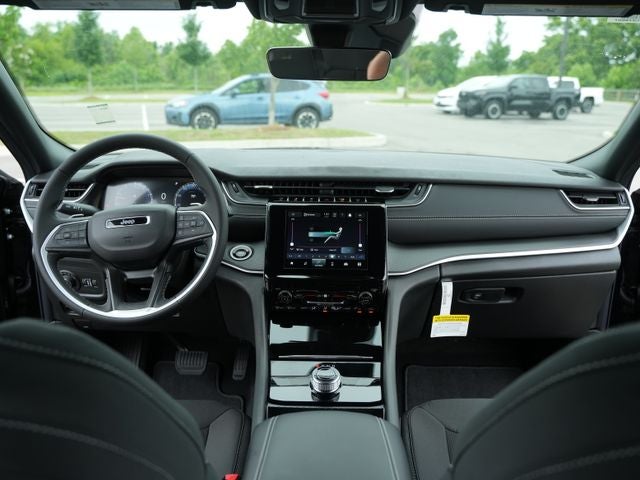 2026 Jeep Grand Cherokee GRAND CHEROKEE LAREDO 4X4