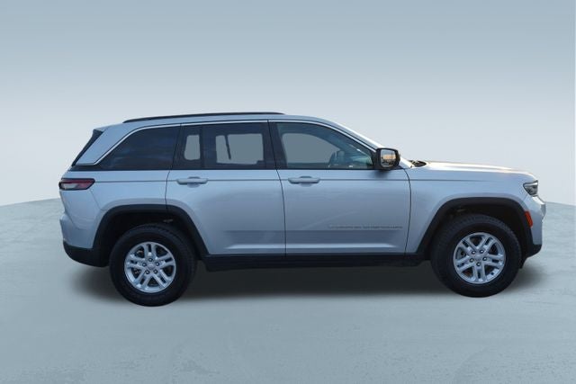 2025 Jeep Grand Cherokee Laredo 4x4