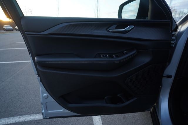 2025 Jeep Grand Cherokee Laredo 4x4