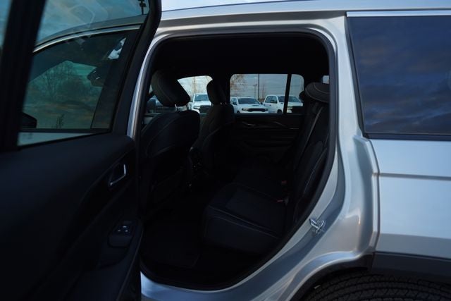 2025 Jeep Grand Cherokee Laredo 4x4