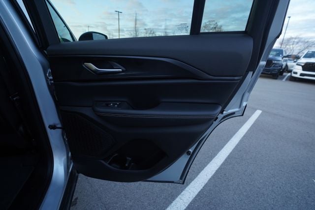 2025 Jeep Grand Cherokee Laredo 4x4