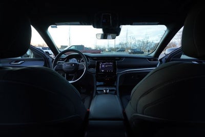 2025 Jeep Grand Cherokee Laredo 4x4