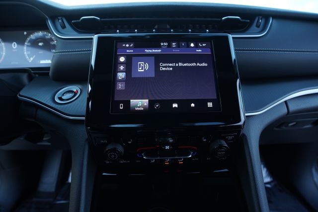 2025 Jeep Grand Cherokee Laredo 4x4