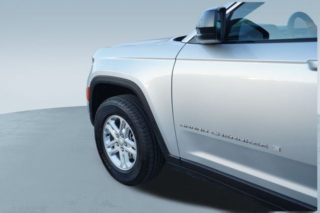 2025 Jeep Grand Cherokee Laredo 4x4