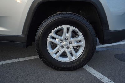 2025 Jeep Grand Cherokee Laredo 4x4