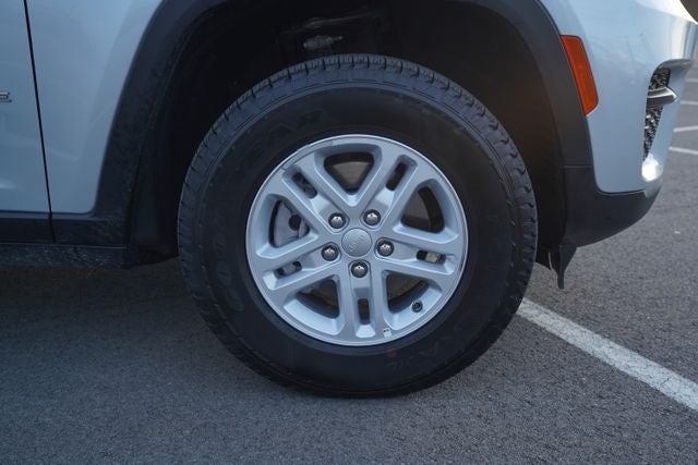 2025 Jeep Grand Cherokee Laredo 4x4