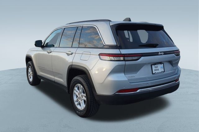 2025 Jeep Grand Cherokee Laredo 4x4