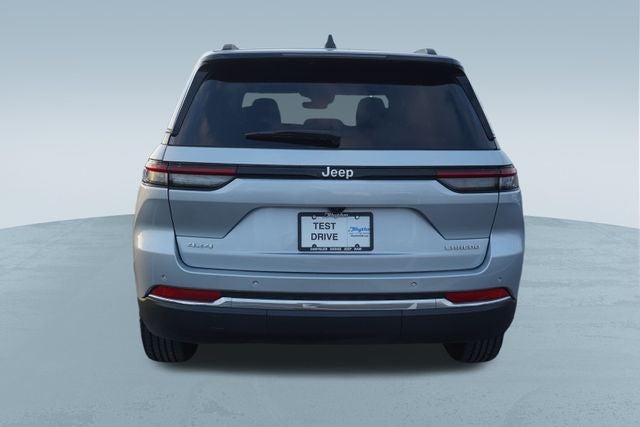 2025 Jeep Grand Cherokee Laredo 4x4