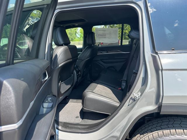 2027 Jeep Grand Cherokee Altitude