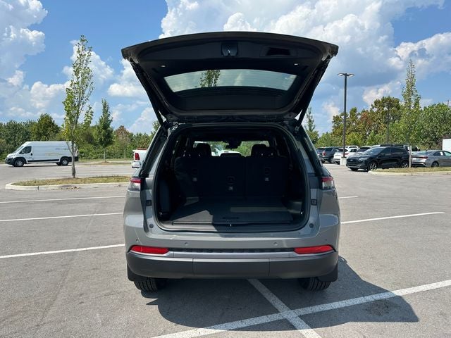 2027 Jeep Grand Cherokee Altitude