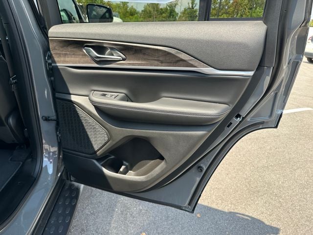 2027 Jeep Grand Cherokee Altitude