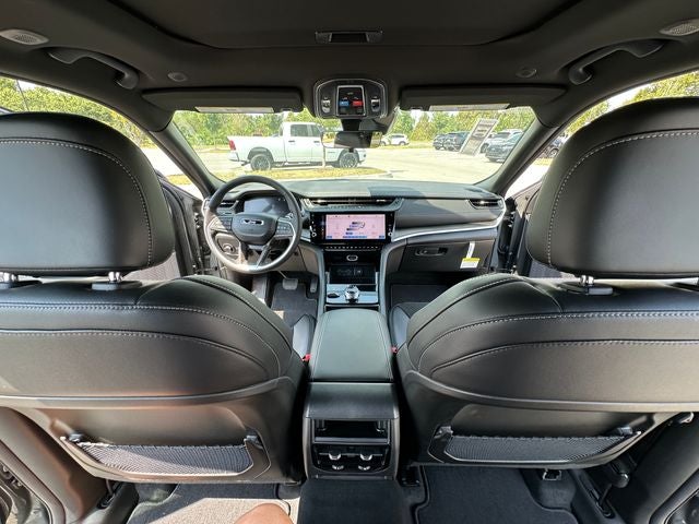 2027 Jeep Grand Cherokee Altitude