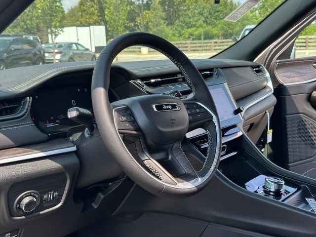 2027 Jeep Grand Cherokee Altitude