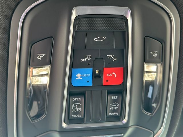 2027 Jeep Grand Cherokee Altitude