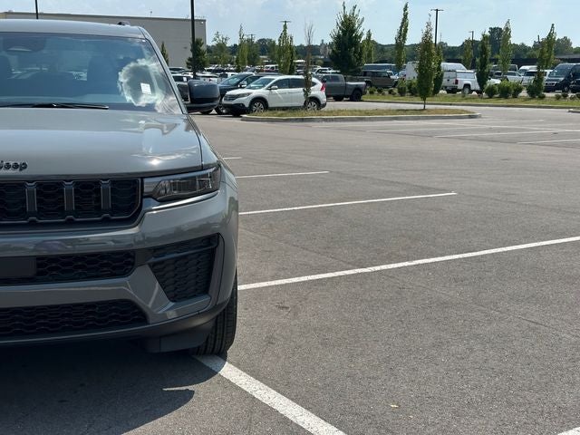 2027 Jeep Grand Cherokee Altitude