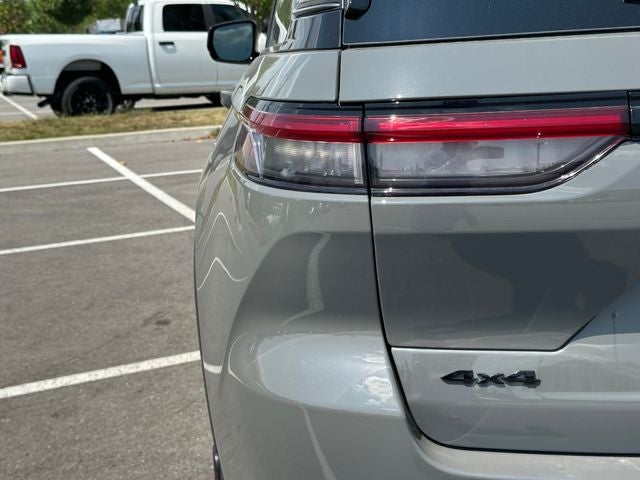 2027 Jeep Grand Cherokee Altitude