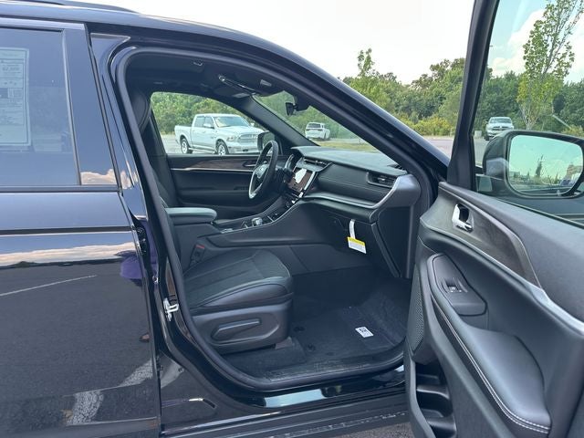 2027 Jeep Grand Cherokee Altitude