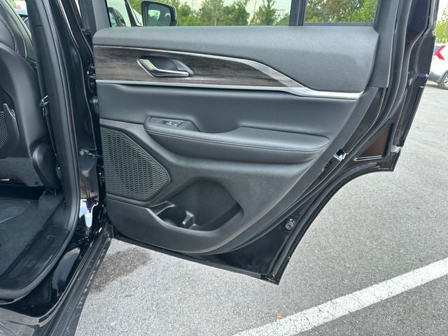 2027 Jeep Grand Cherokee Altitude