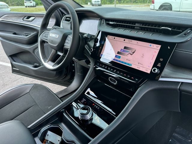 2027 Jeep Grand Cherokee Altitude