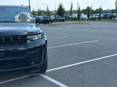2027 Jeep Grand Cherokee Altitude