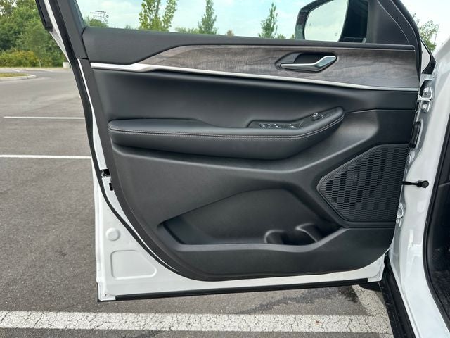 2027 Jeep Grand Cherokee Altitude