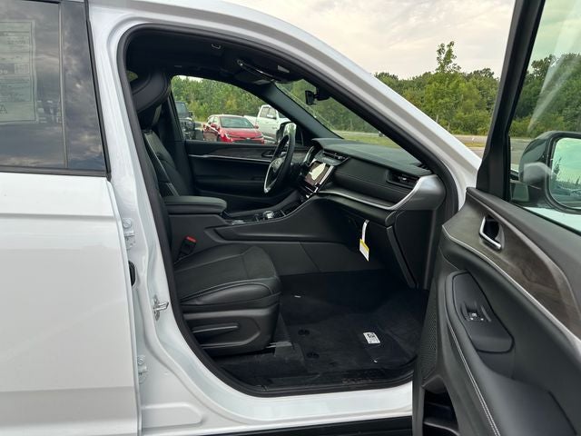 2027 Jeep Grand Cherokee Altitude