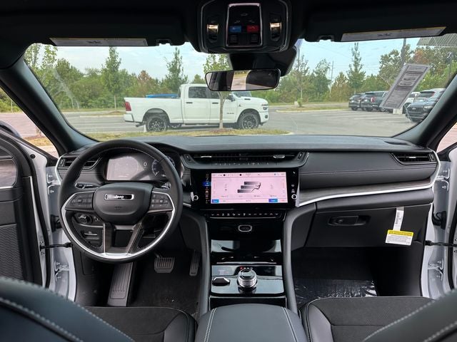 2027 Jeep Grand Cherokee Altitude