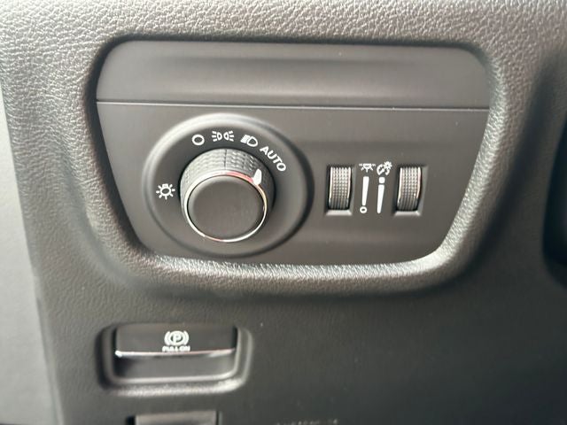 2027 Jeep Grand Cherokee Altitude