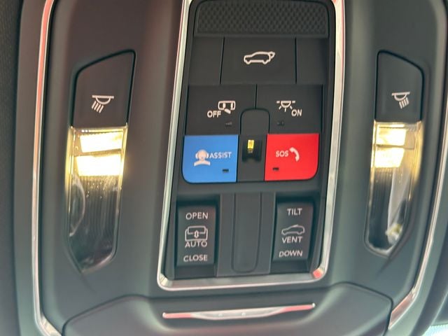 2027 Jeep Grand Cherokee Altitude